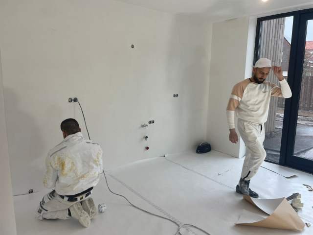 Stucwerk / voorstrijk - strak voorbereid en afgewerkt (1)