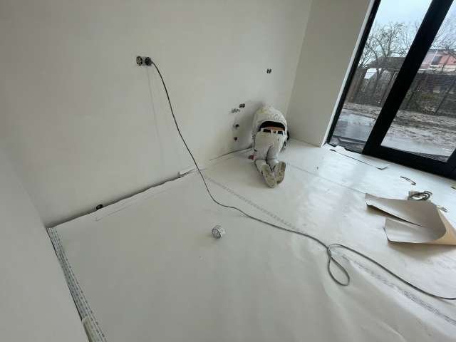 Stucwerk / voorstrijk - strak voorbereid en afgewerkt (4)