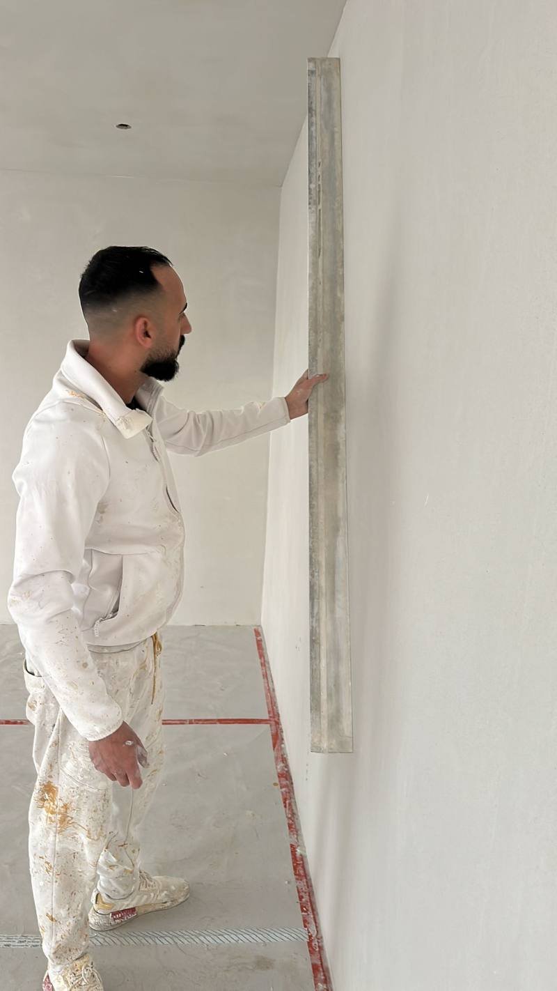 Stucwerk / voorstrijk - strak voorbereid en afgewerkt (9)